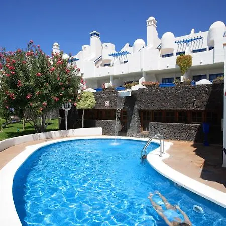 Adonis Castalia-brezos Otel